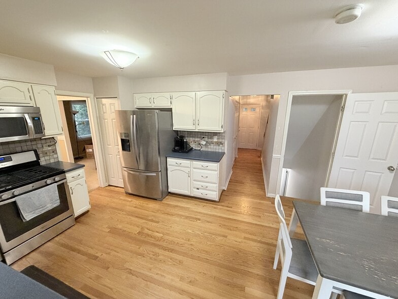 Building Photo - 361 Chicory Ln
