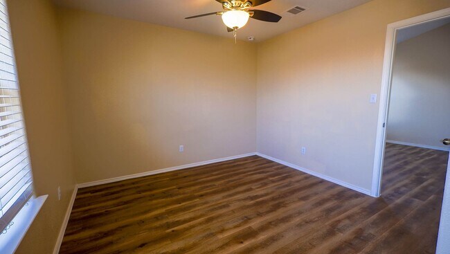 Building Photo - Spacious 5 Bedroom Home in Reserve at Westcreek
