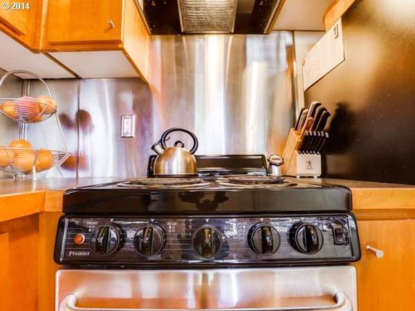 Building Photo - 5530 NE 7th Ave