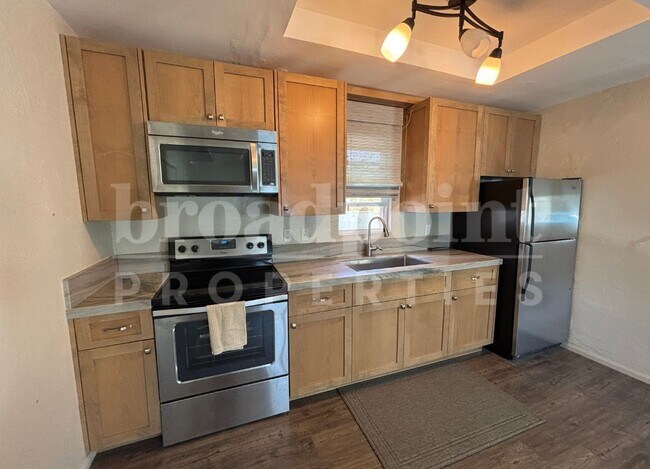 Building Photo - 11145 Meadow Glen Way E