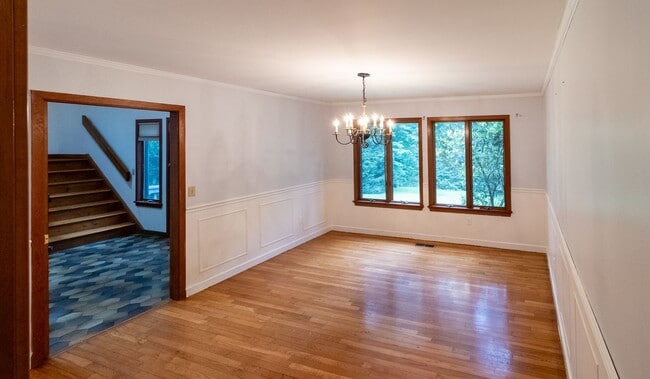 Building Photo - Beautiful Contemporary 3 Bedroom Home