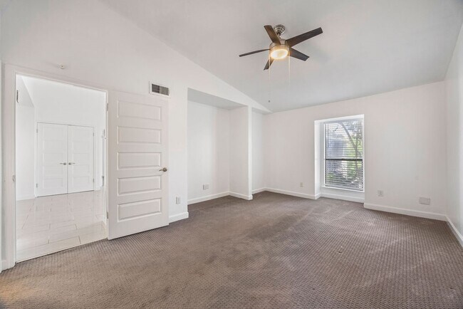 Building Photo - 5711 Sugar Hill Dr