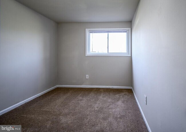 Building Photo - 7147 Donnell Pl