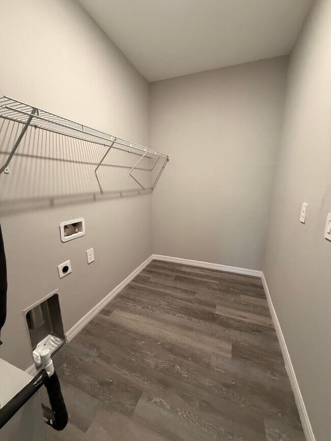 Building Photo - 2317 NE 15th Ln