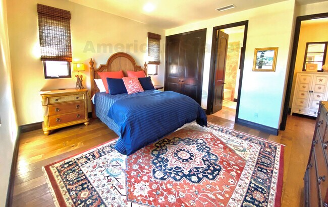 Building Photo - 347 Island Oak Ln