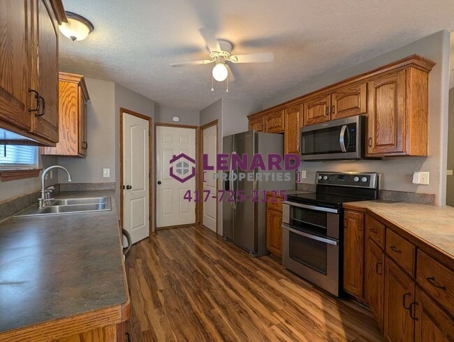 Building Photo - Spacious 3 Bedroom Home!
