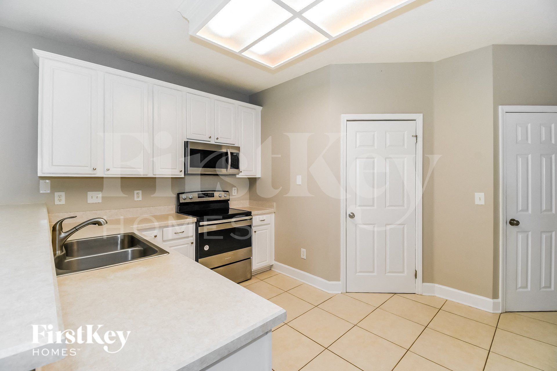 Building Photo - 2305 Yellow Jasmine Ln