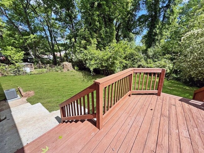 Building Photo - 4332 Welling Ave