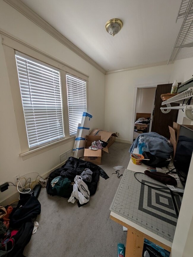 Building Photo - 3246-3246 N Oakland Ave