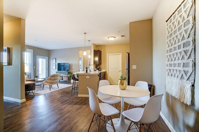 Building Photo - 4788 Holmes St