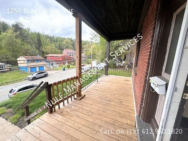 Building Photo - 1250 Blackadore Ave