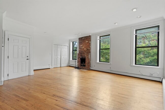 Building Photo - 163 14th St