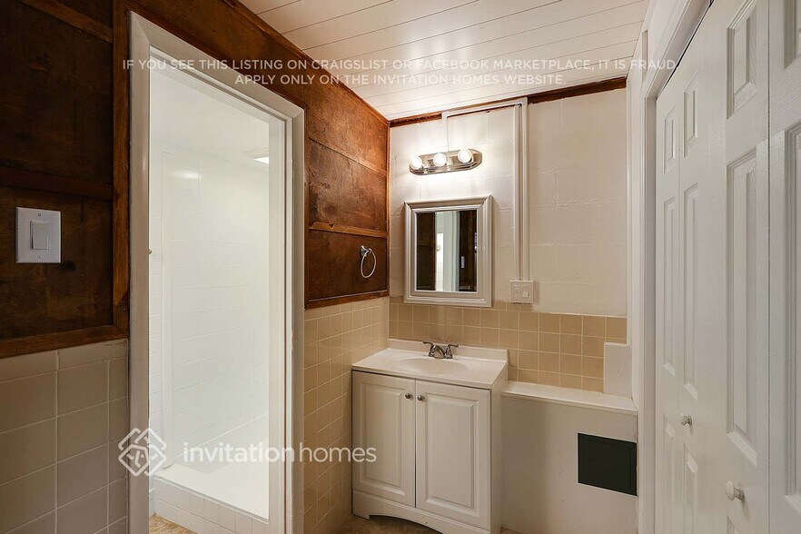 Building Photo - 3624 Linkwood St