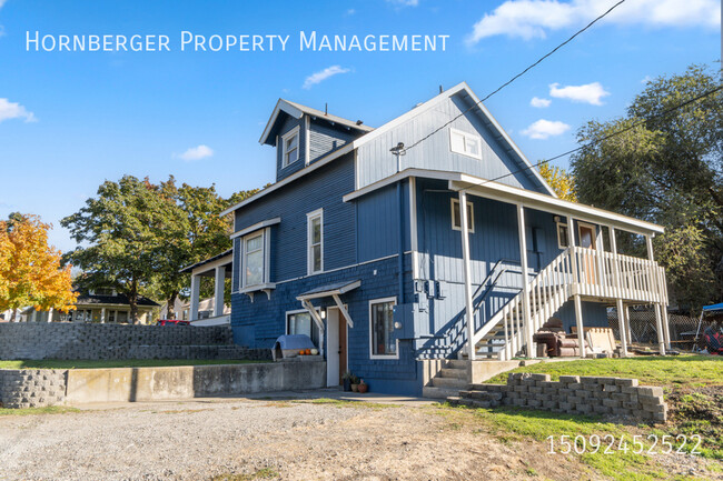 Building Photo - 1904 E Dalton Ave