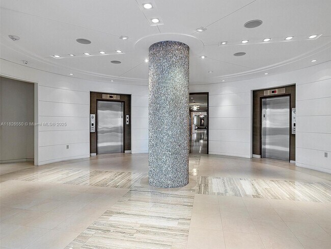 Building Photo - 550 S Ocean Blvd