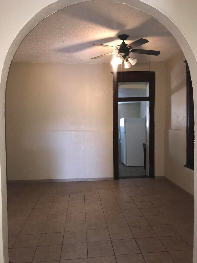 Building Photo - 617 Prospect St