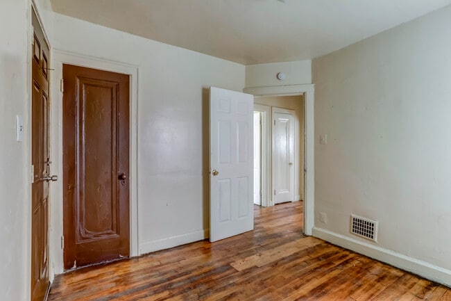Building Photo - 15018 Hubbell St