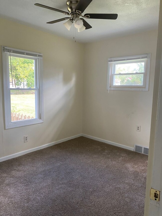 Building Photo - 311 Abbey St.