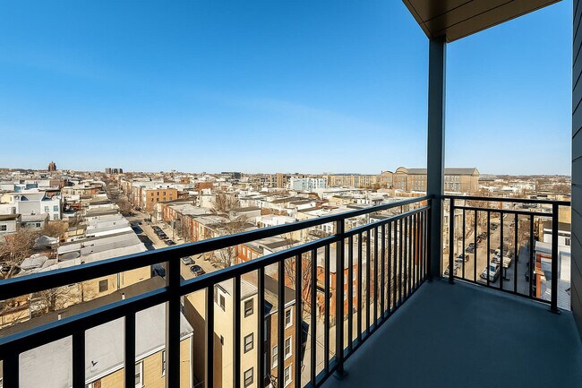 Building Photo - 2400 E Huntingdon St