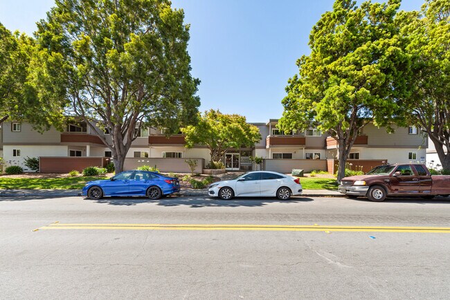 Building Photo - 170 Locksunart Way