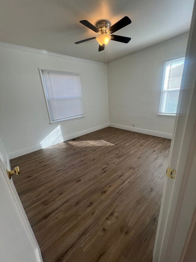 Main level bedroom 2 - 196 S 1000 E