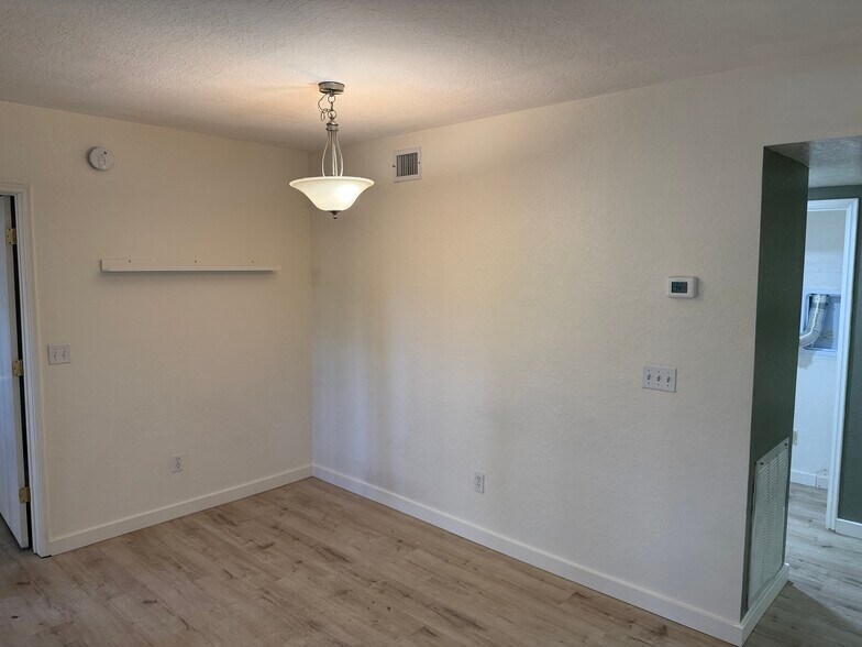 Building Photo - 4203 N River Grove Cir