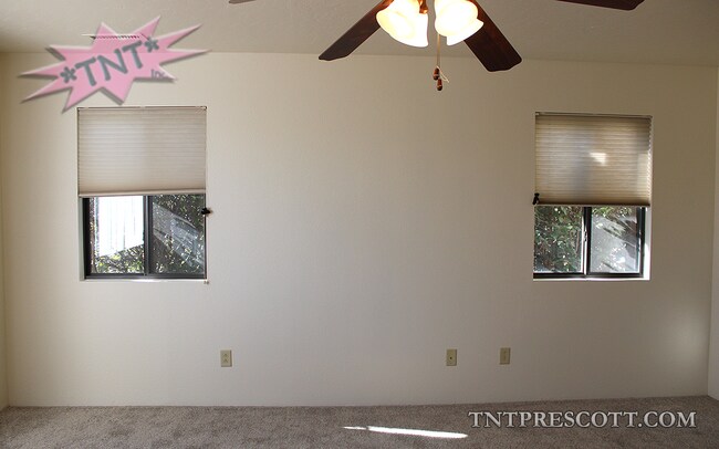 Building Photo - Home in Cliff Rose HOA ~ Winter Special!!