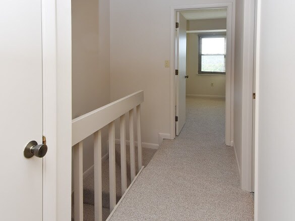 Building Photo - 562 Tusculum Ave