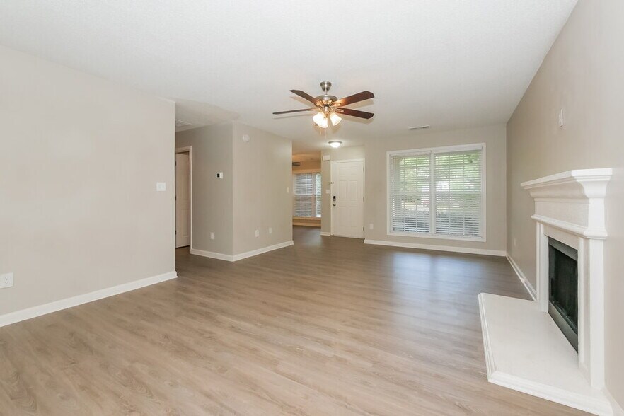 Building Photo - 4919 Wolfcreek View