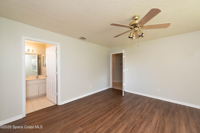 Building Photo - 1236 Buffing Cir SE