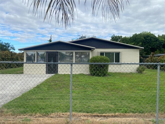 Building Photo - 746 NW 3rd St