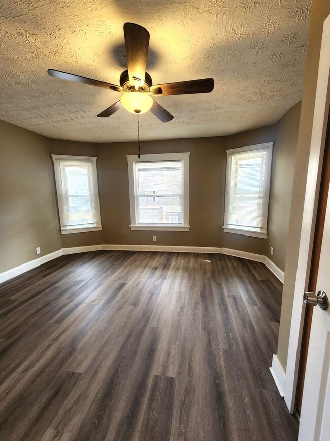 Building Photo - Duplex W 47th