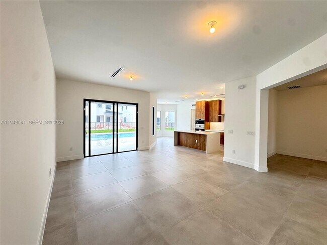 Building Photo - 19749 NE 16th Pl