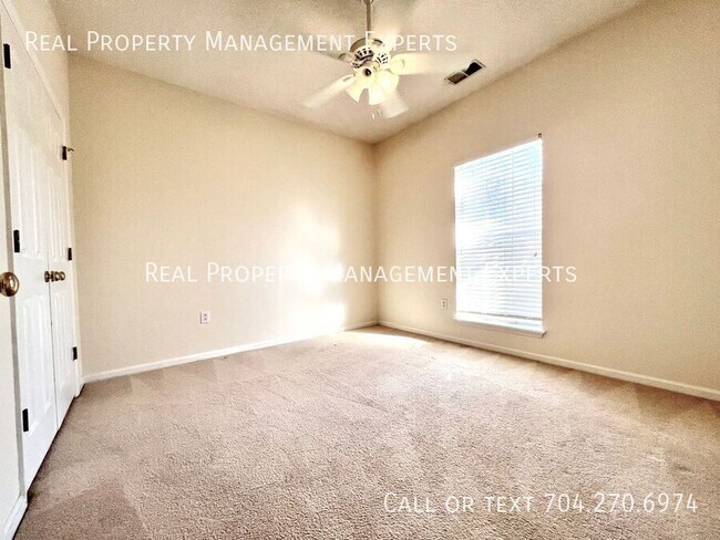 Building Photo - 109 Claremont Way