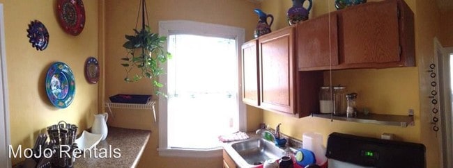 Building Photo - 1722 Grand Ave