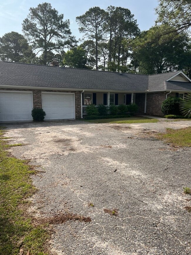 Building Photo - Awesome Home for Rent in Conway! Golf Course Views from back patio... HUGE Yard. Central location...