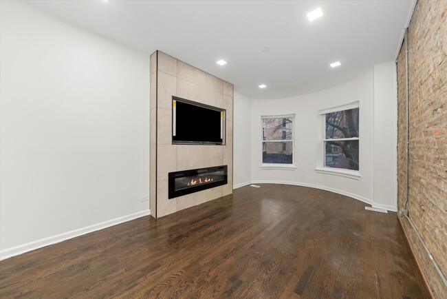 Building Photo - 4734 S St Lawrence Ave