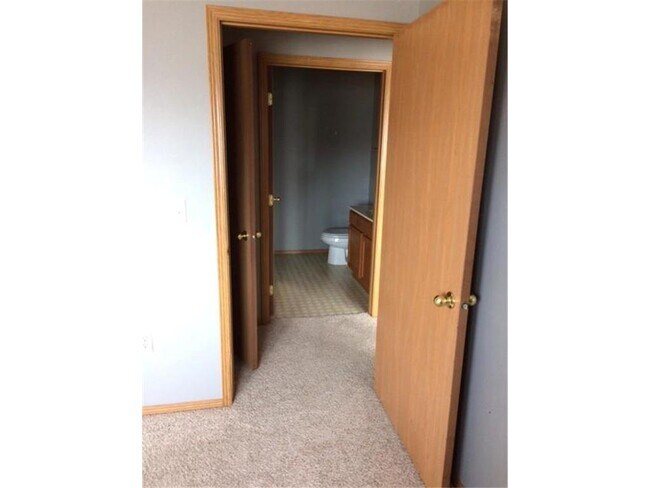 Building Photo - 109 E Luverne St