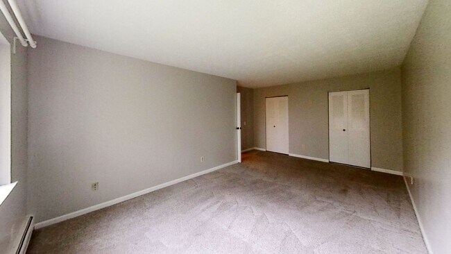 Building Photo - 17 Stenwick Dr