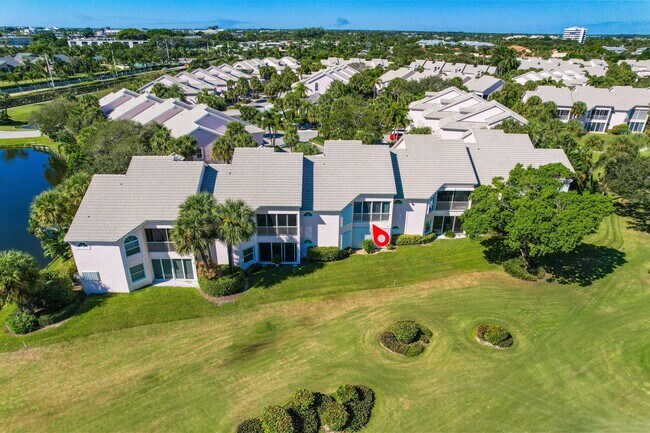 Building Photo - 2706 Fairway Dr N