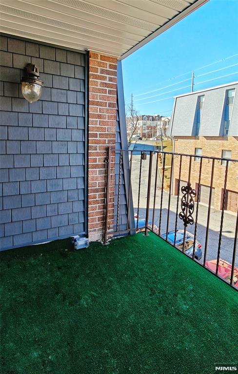 Building Photo - 700 Schuyler Ave