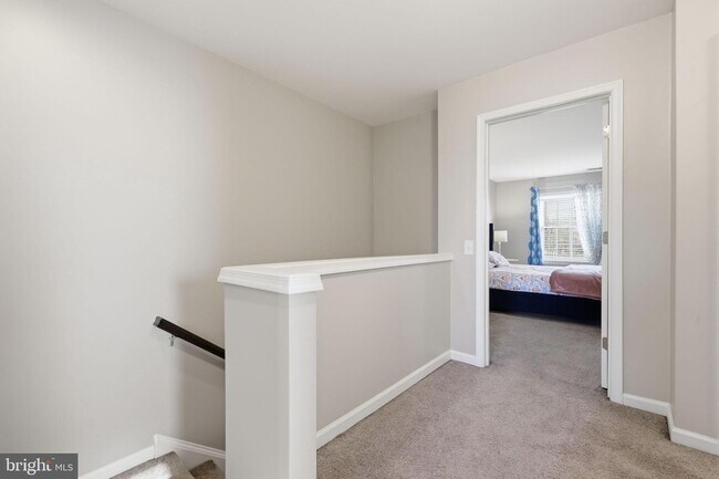 Building Photo - 1700 Beacon Ln