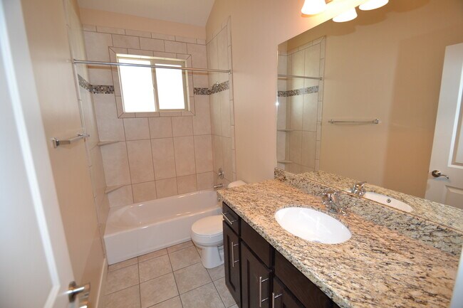 Building Photo - Cozy 2 Bedroom 2 Bath Home in Midvale!!!