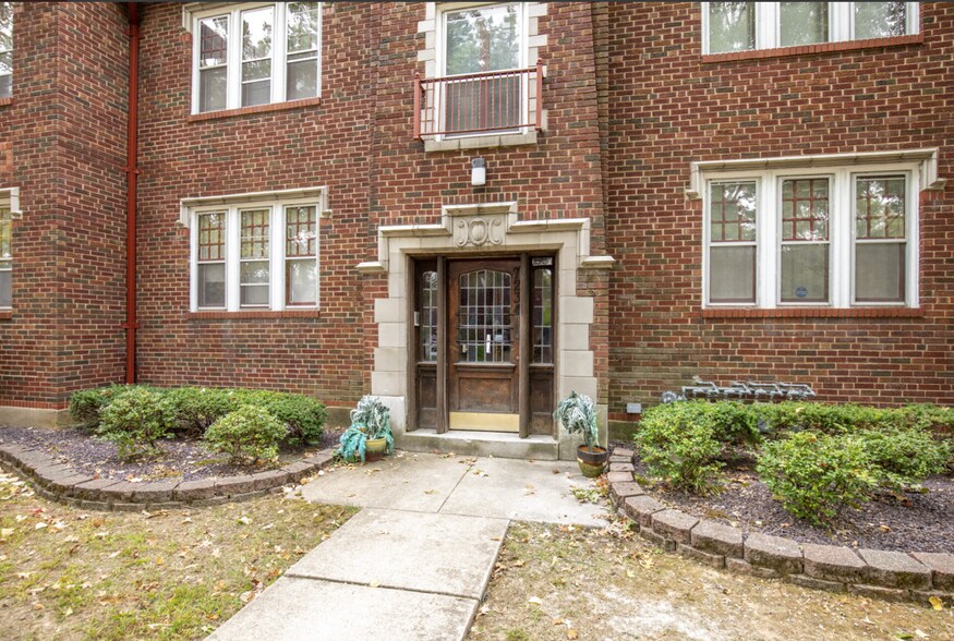 Building Photo - 7234 Amherst Ave