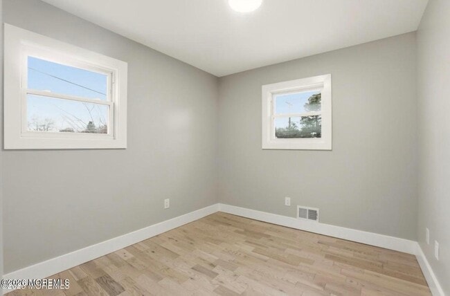 Building Photo - 112 Manhattan St