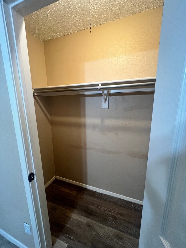 Building Photo - 119 S 5th St