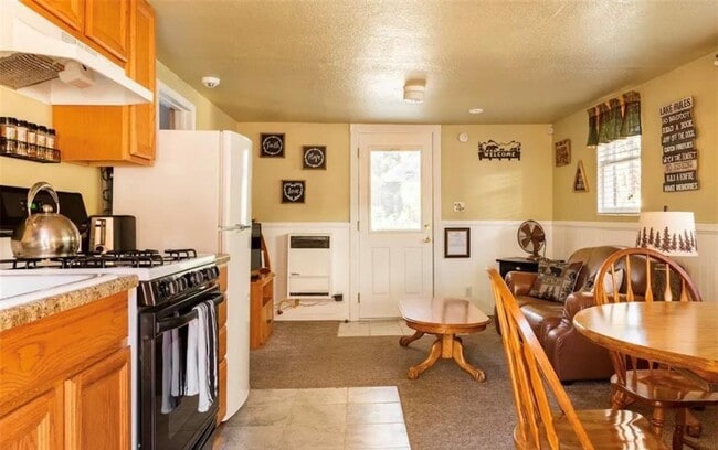 Building Photo - 33448 Wild Rose Dr