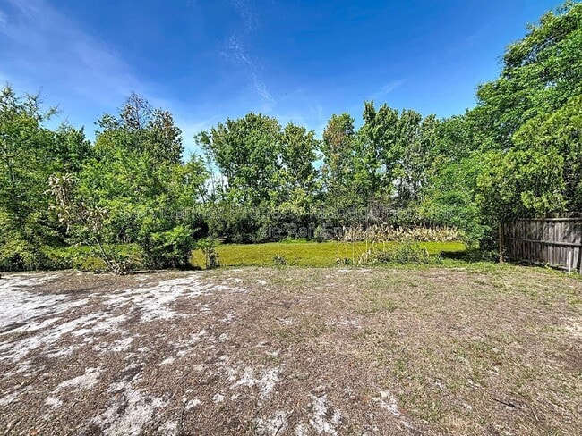 Building Photo - 10597 101st Ave