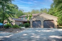 Building Photo - Holland Northside Two Bedroom