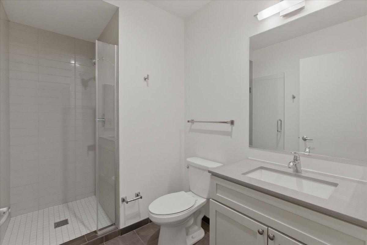 Building Photo - 830 N Milwaukee Ave